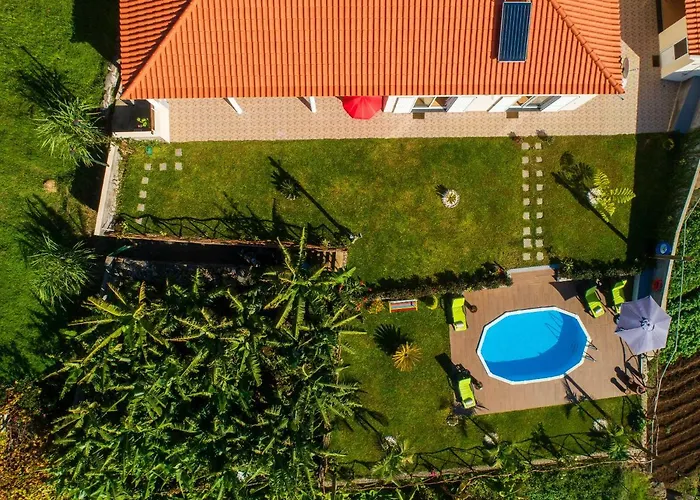 Casa Sol E Vista Feriehus Arco da Calheta (Madeira)
